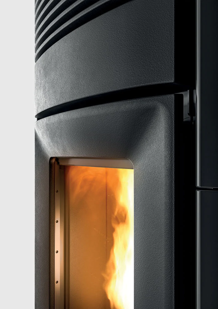 Stufa a Pellet MCZ Canalizzata Musa Comfort Air Matic 14 Core R Maestro Plus Da 14 Kw Vari Colori - immagine 3